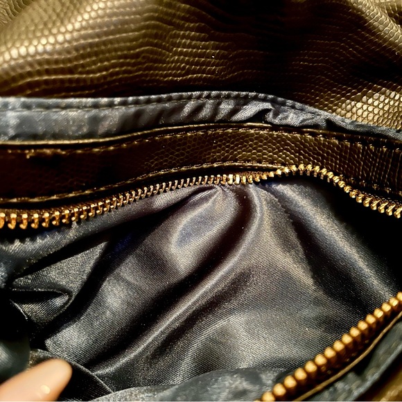 DKNY Black Leather Flap large crossbody bag - Picture 8 of 12